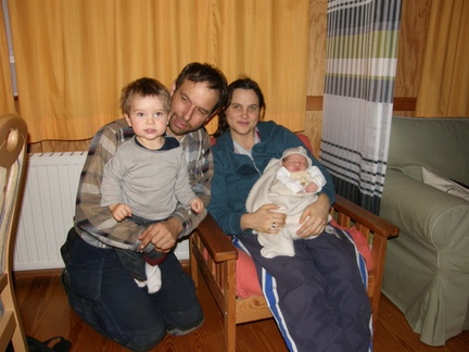 Erstes Familienfoto mit Naemi (1)